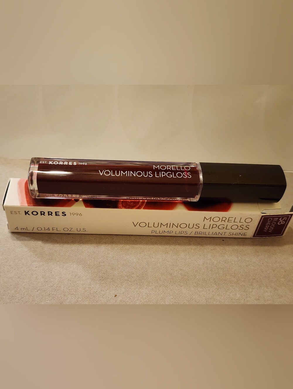 Korres Voluminous Lipgloss in Deep Wine